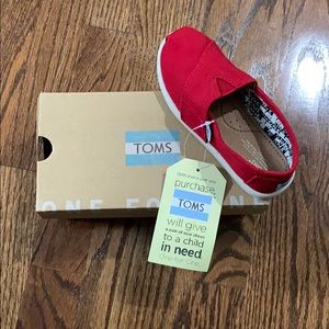 TOMS Tiny Shoes
